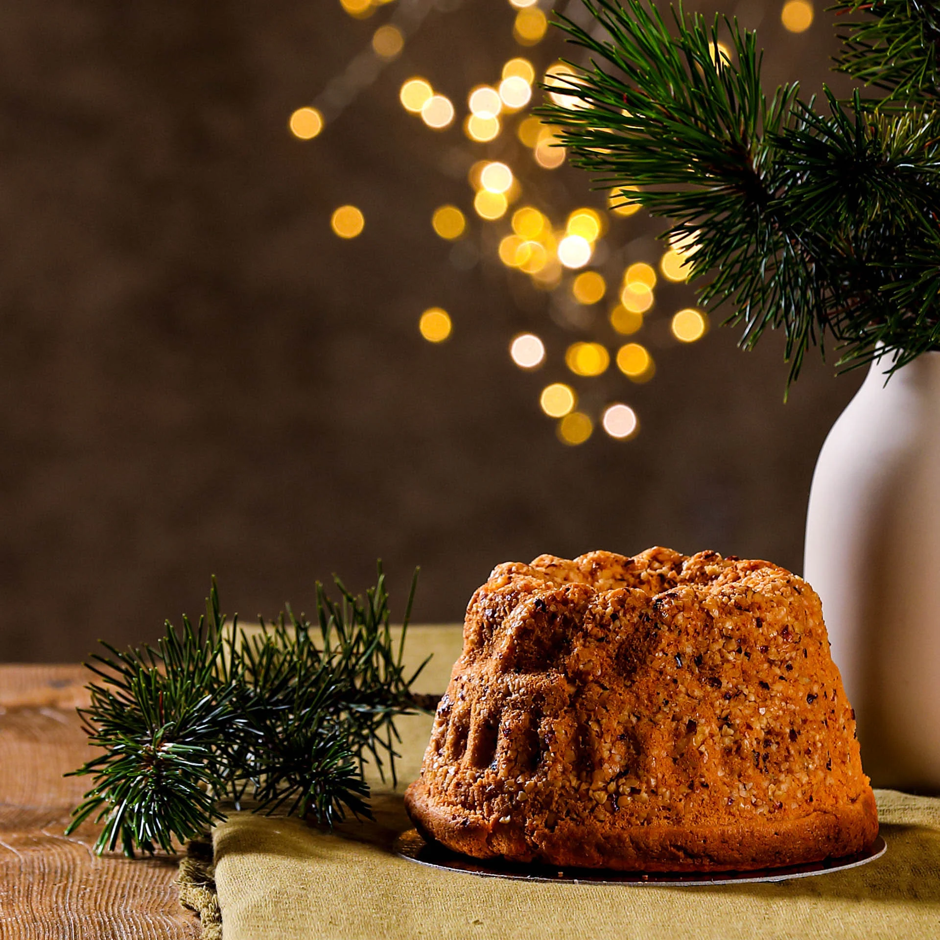 Szenenbild Weihnachtskuchen: Haselnussguglhupf - 350g