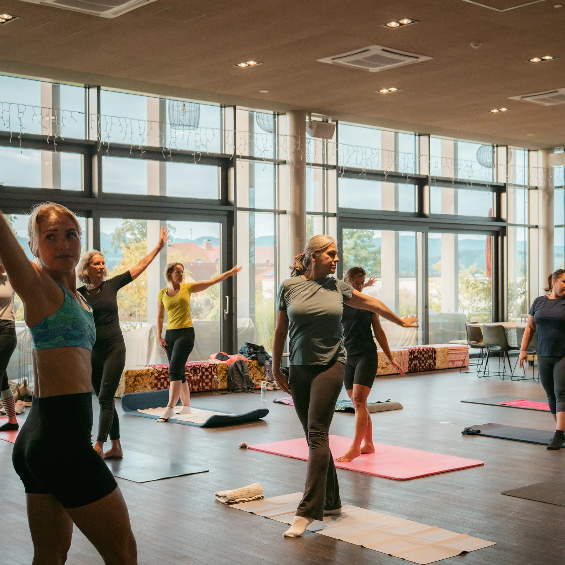 Pilates & Brunch mit Johanna Hiemer am 28.11.2026| DINZLER Kaffeerösterei