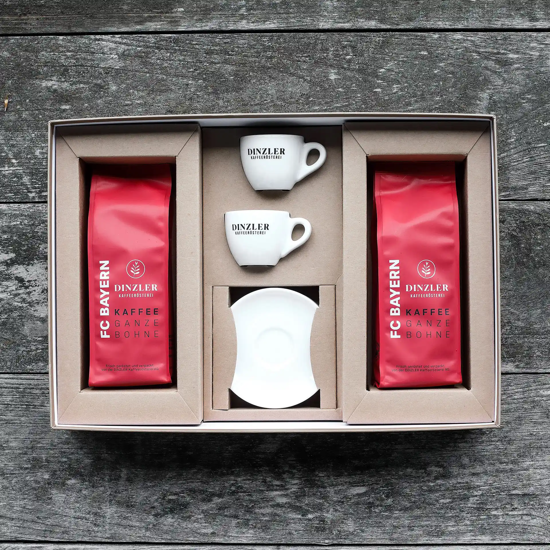Szenebild Geschenkbox DINZLER x FC Bayern München Kaffee