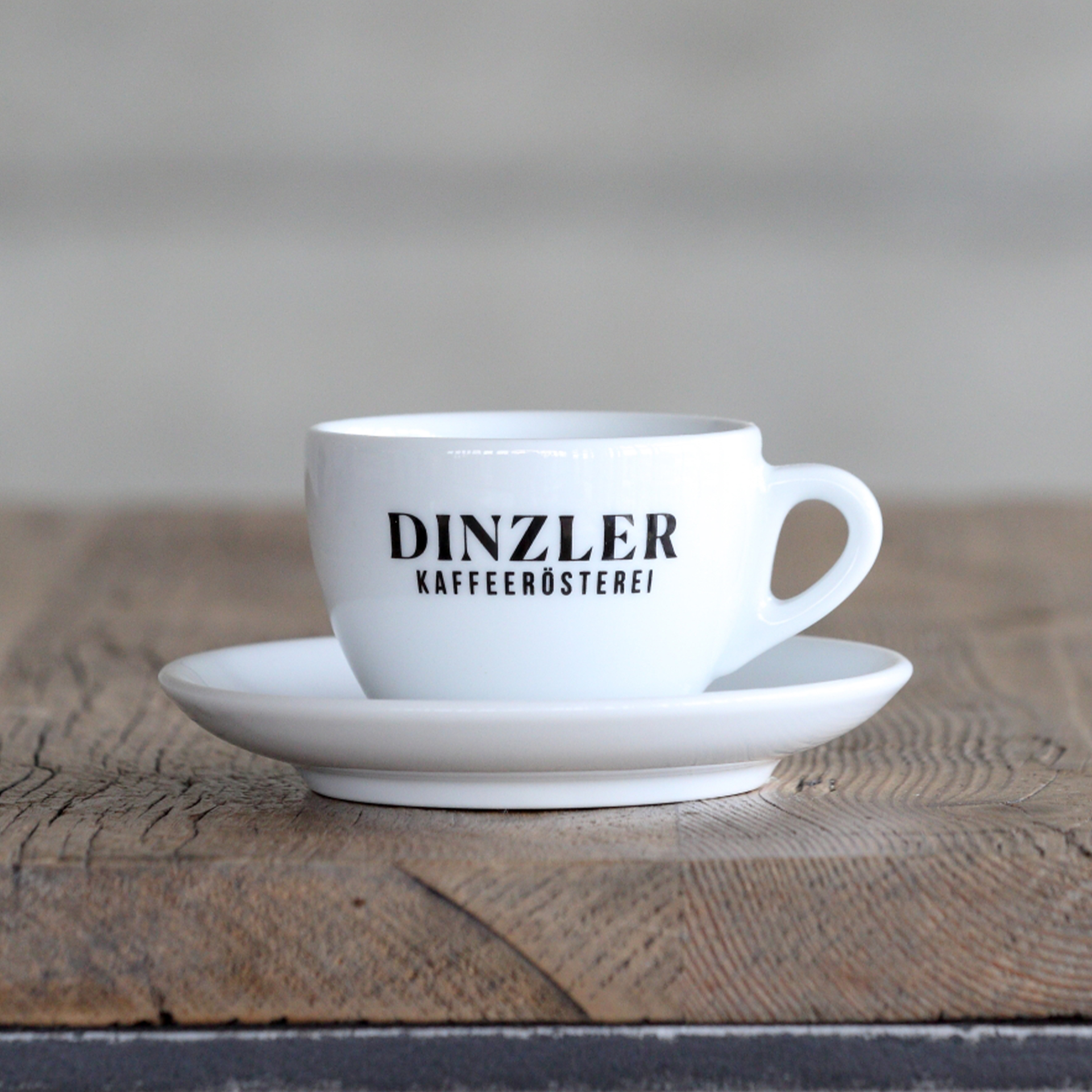 Cappuccino Tasse mit DINZLER Logo