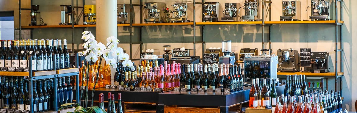 Hereinspaziert: - In unsere Vinothek