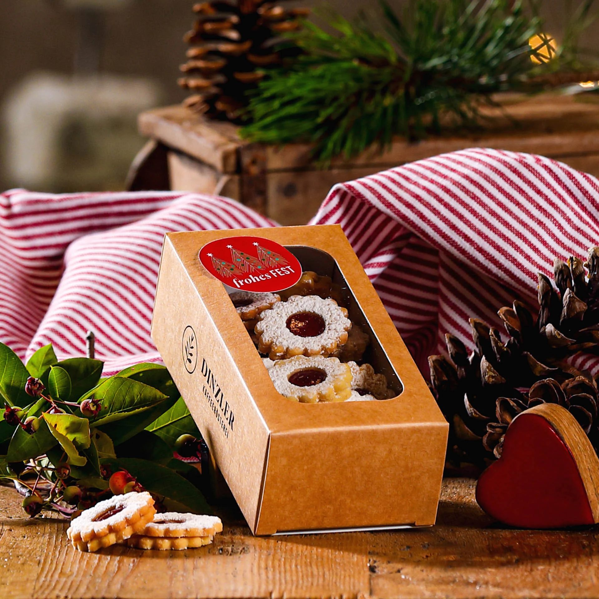Szenebild Weihnachtsgebäck: Spitzbuben - 100g